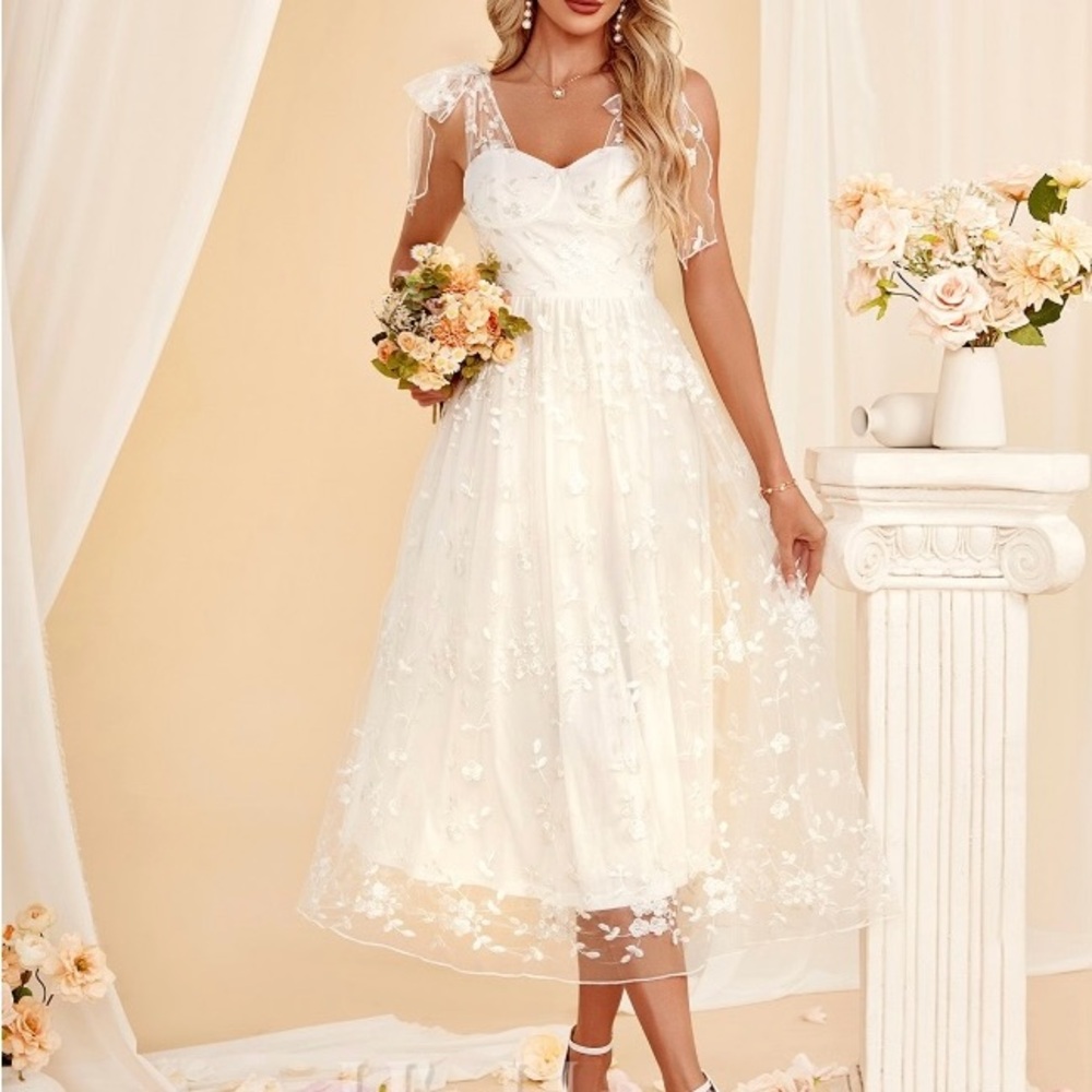 Elegant Cream Lace Midi Dress